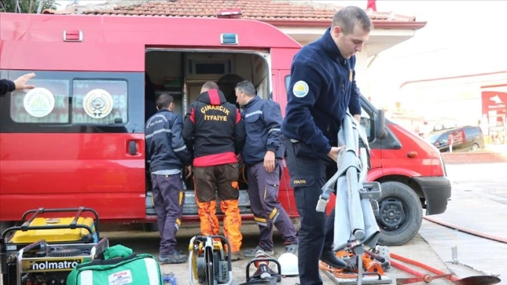 Yalovalı arama kurtarma ekibi enkazdan sağ çıkardıkları depremzedeleri unutamıyor