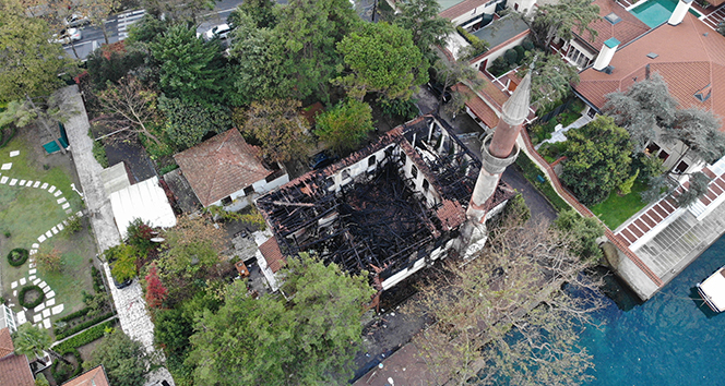 Yanan Vaniköy Camii’nin son hali havadan görüntülendi