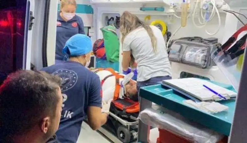 Yaralı sürücü, 'Benim çalışmam lazım' diyerek ambulanstan inmek istedi