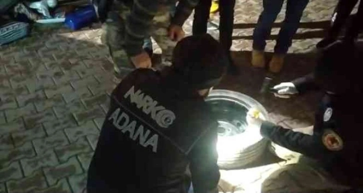 Yedek lastikte 2 kilo 950 gram esrar ele geçirildi