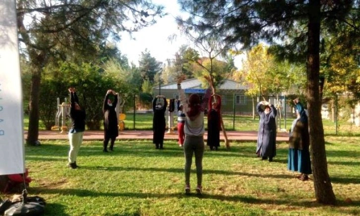 Yenişehir Belediyesi'nin sabah sporuna vatandaşlardan yoğun ilgi