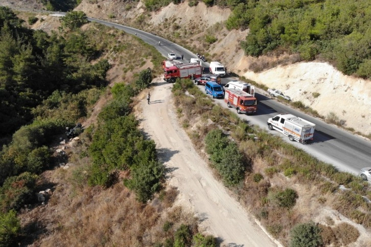 Yola dökülen yağ kazalara neden oldu: 5 yaralı