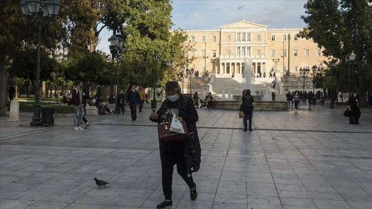 Yunanistan’da günlük Kovid-19 vaka sayısı en yüksek seviyeye ulaştı