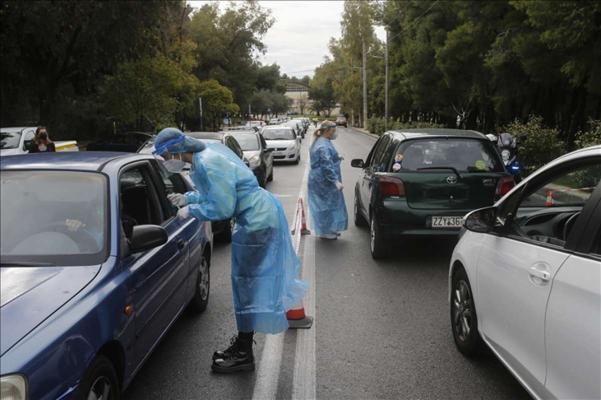 Yunanistan'da Kovid-19 vakaları endişe verici boyuta ulaştı