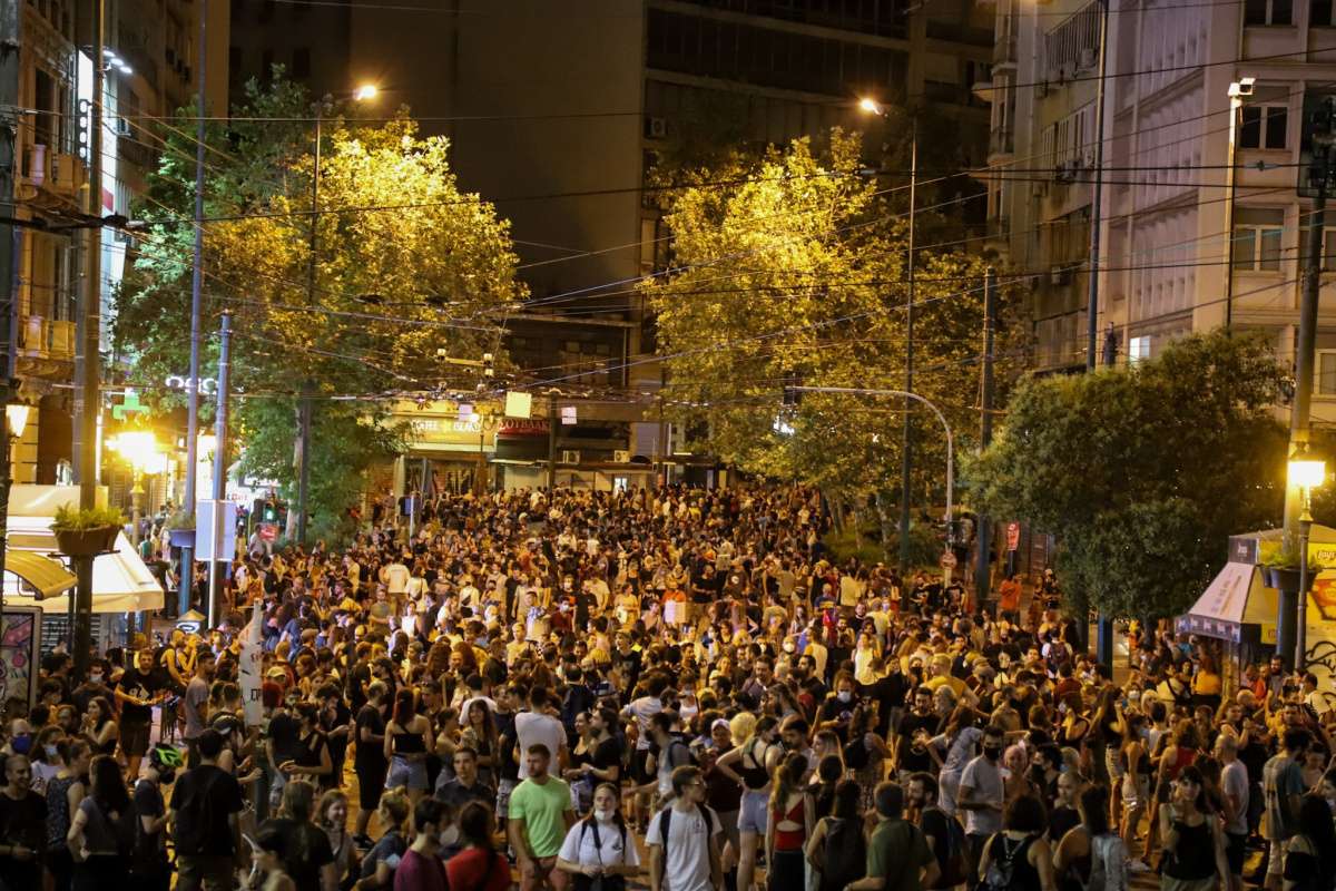 Yunanistan'daki orman yangınları hükümet karşıtı protestoya neden oldu