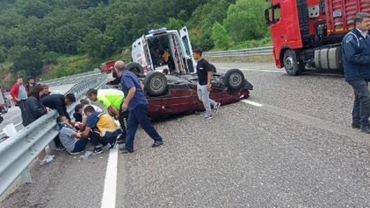 Zonguldak'ta otomobiller çarpıştı: 1'i bebek 8 yaralı