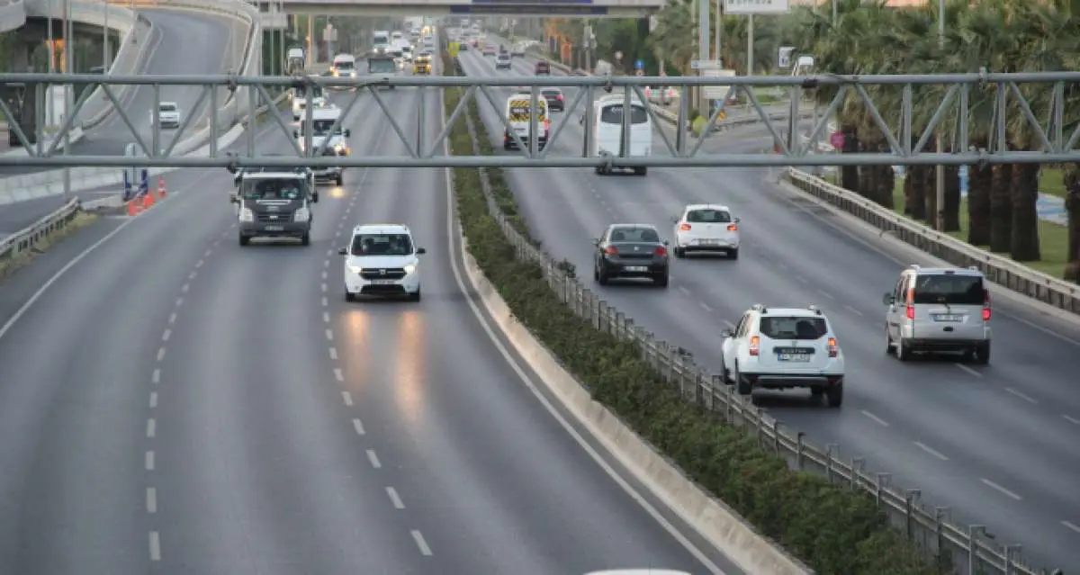 17 günlük tam kapanma sona erdi: İzmir'de hareketlilik başladı