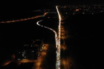 43 ilin geçiş güzergâhında trafik yoğunluğu!