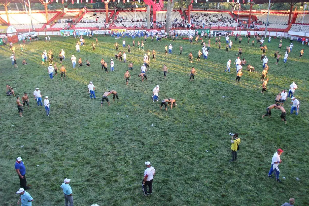 660. Tarihi Kırkpınar Yağlı Güreşlerinin ilk gününde tarihi rekor kırıldı