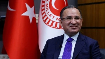 Abdülhamit Gül'ün yerine Adalet Bakanlığına Bekir Bozdağ atandı