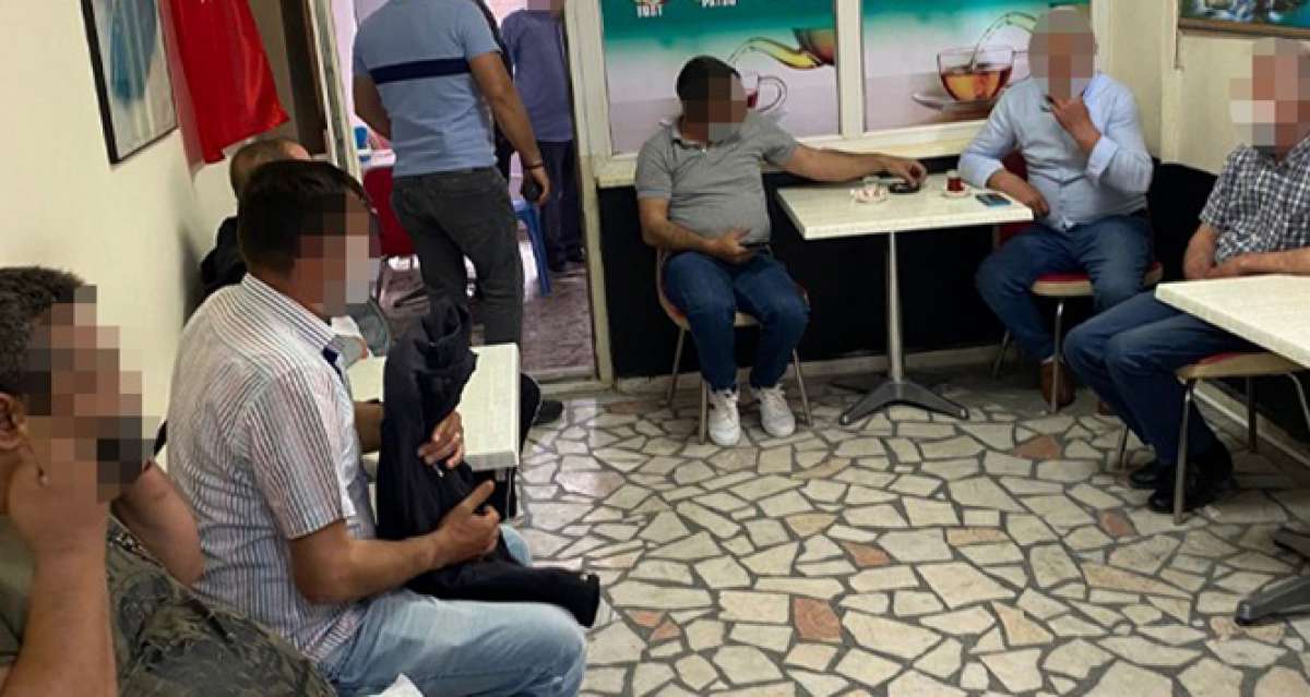 Açık kıraathaneye polis baskını: 24 kişiye ceza kesildi