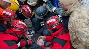 Adıyaman'da depremden 127 saat sonra bir kişi enkazdan kurtarıldı