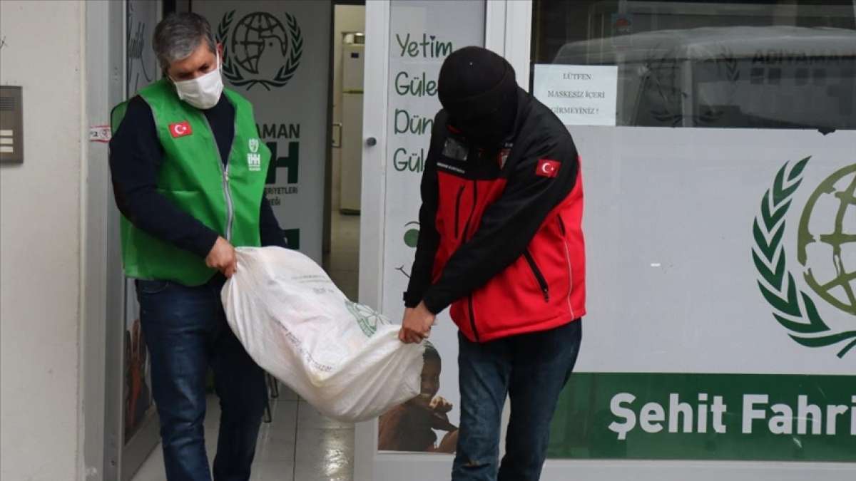 Adıyaman'da İHH'den ihtiyaç sahiplerine gıda yardımı