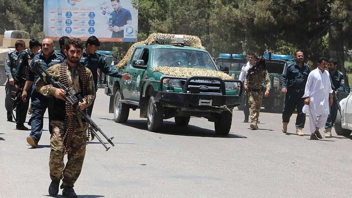 Afganistan'da Taliban saldırısında 8 polis öldü