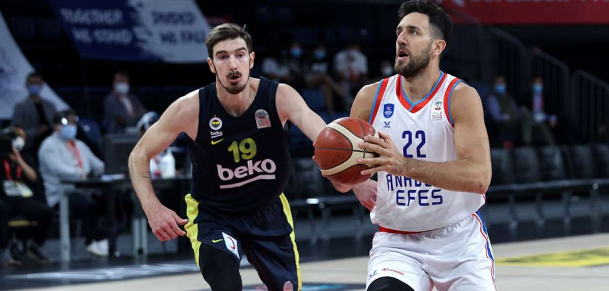 Anadolu Efes seride farkı 2'ye çıkardı