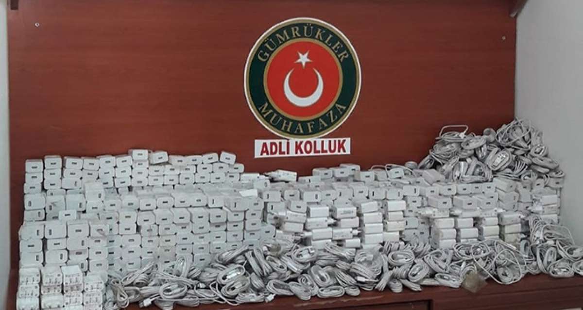 Aracın yakıt deposundan şarj cihazları çıktı