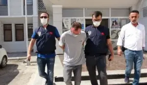 Arkadaşını öldürdü, polis otosuna ağlayarak bindi