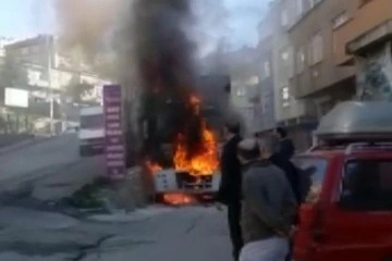 Ataşehir’de buğday yüklü nakliye kamyonu alevlere teslim oldu