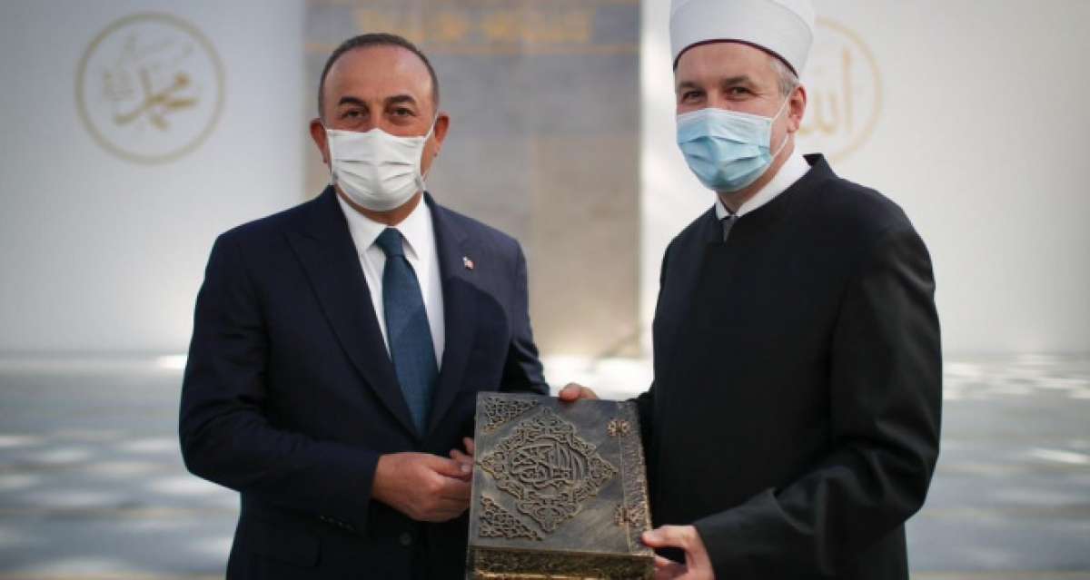 Bakan Çavuşoğlu'ndan Lübliyana Camisi ve İslam Kültür Merkezi'ne ziyaret