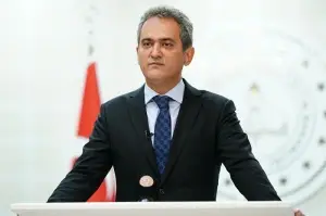 Bakan Özer: 'Öğrencilerimiz ile ilgili şu anda ne aşı ne de PCR hiçbir zorunluluk yok'