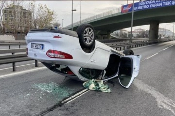 Bakırköy E5 Karayolu'nda feci kaza: 3 yaralı