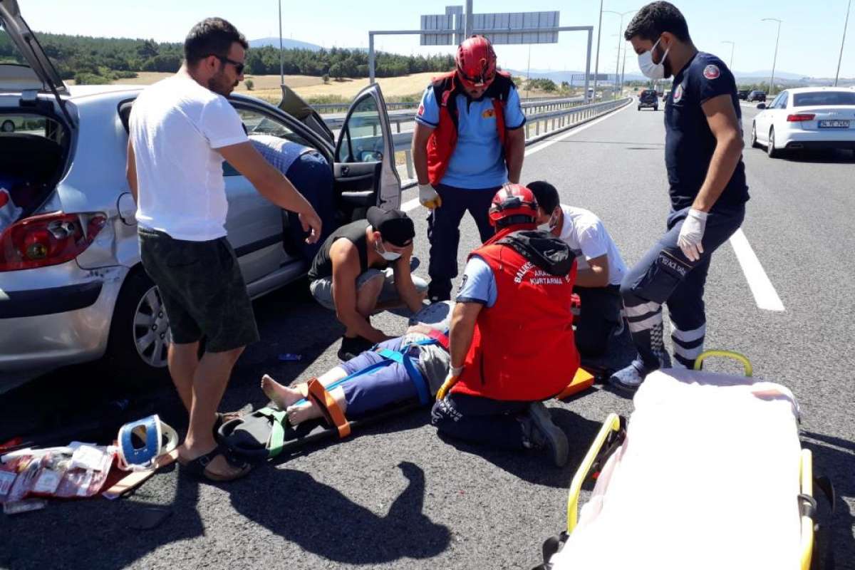 Balıkesir'de otoyolda kaza: 1 ölü, 7 yaralı