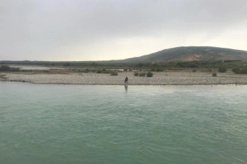 Baraj kapakları açıldı, vatandaş boğulmaktan son anda kurtarıldı