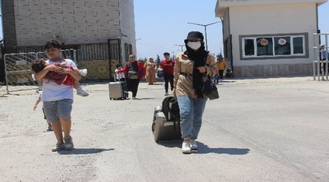 Bayramı ülkelerinde geçiren Suriyelilerin dönüşü başladı