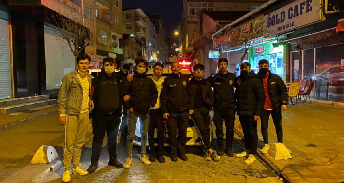 Beyoğlu'nda kavga ihbarına giden polise pasta sürprizi