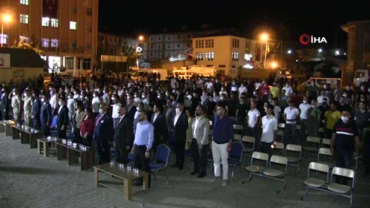 Beytüşşebap'ta vatandaşlar saygı nöbeti tuttu