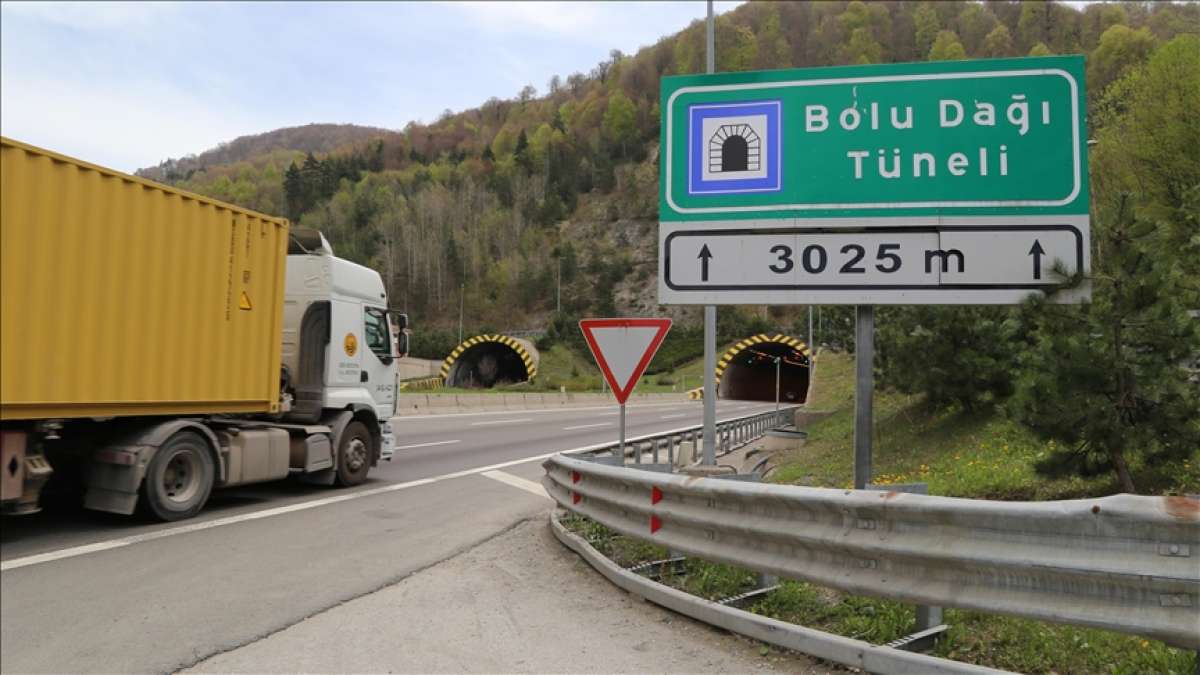 Bolu Dağı Tüneli'nden "tam kapanma" öncesi 2 günde 100 binden fazla araç geçti