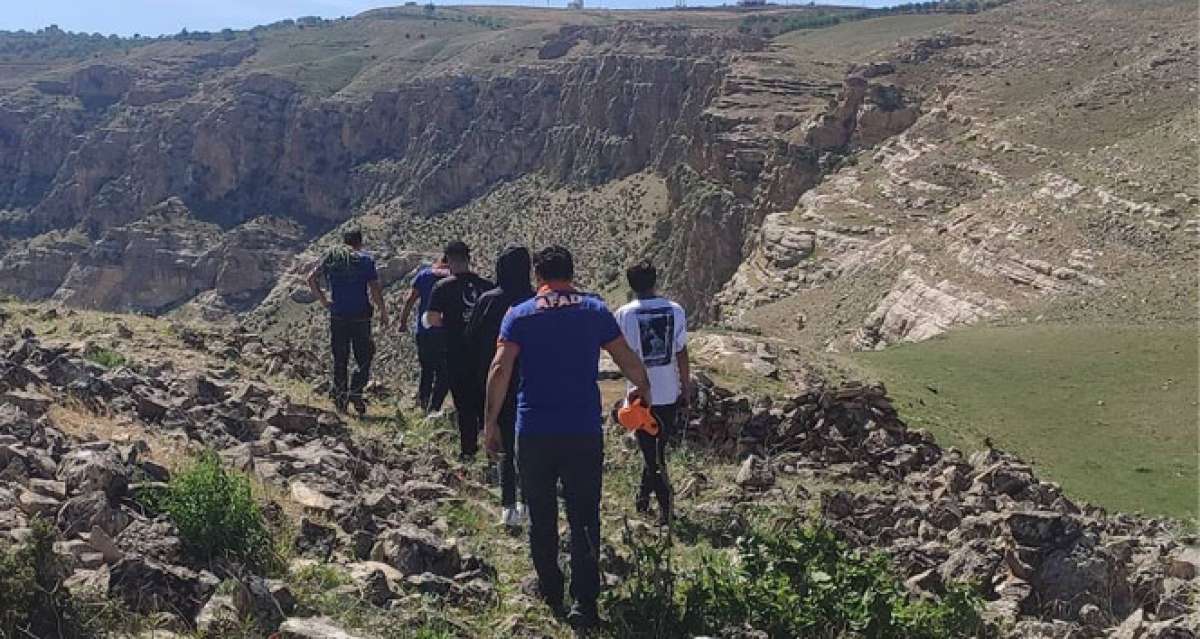 Botan Vadisi'nde kaybolan 4 arkadaşı AFAD ve UMKE kurtardı