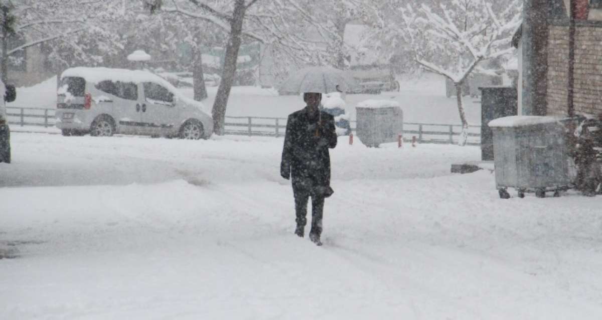 Bu illerde yaşayanlar dikkat! Meteoroloji'den yoğun kar uyarısı!