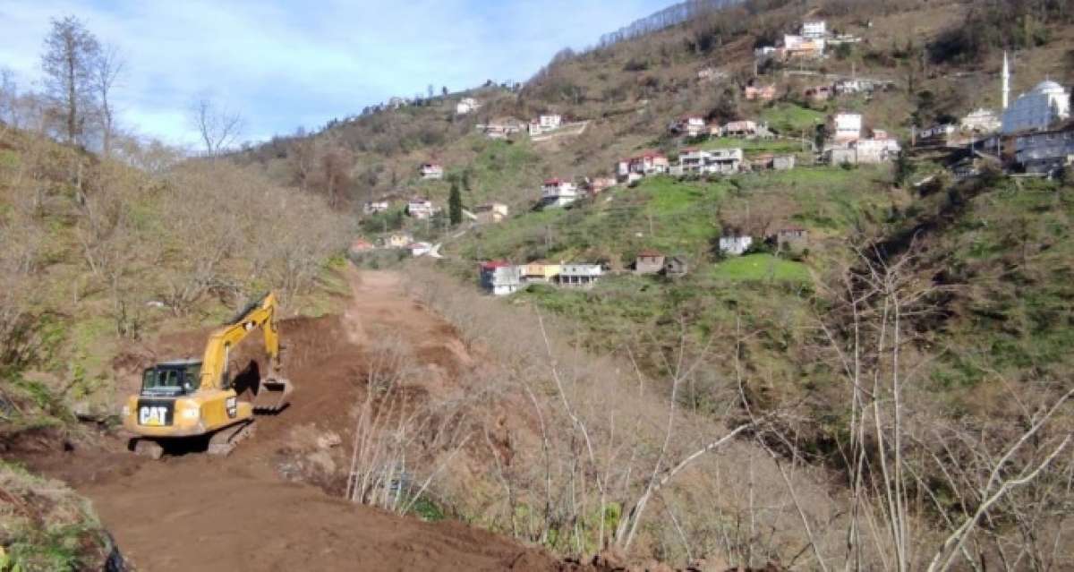 Bu köyün her ihtiyacı devletten yardım beklemeden köylüler tarafından yapılıyor