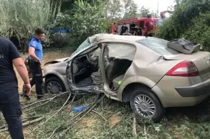 Bursa'da kontrolden çıkan otomobil tarlaya uçtu