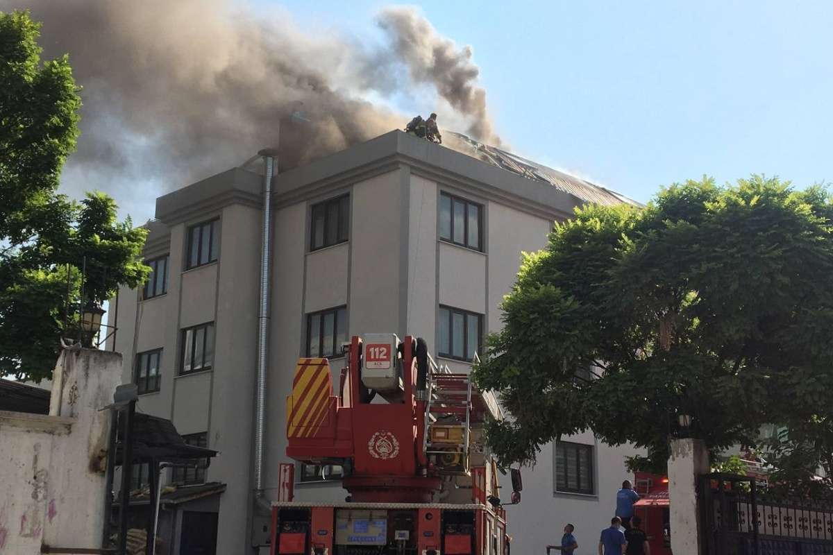 Bursa'da öğrenci yurdunda korkutan yangın