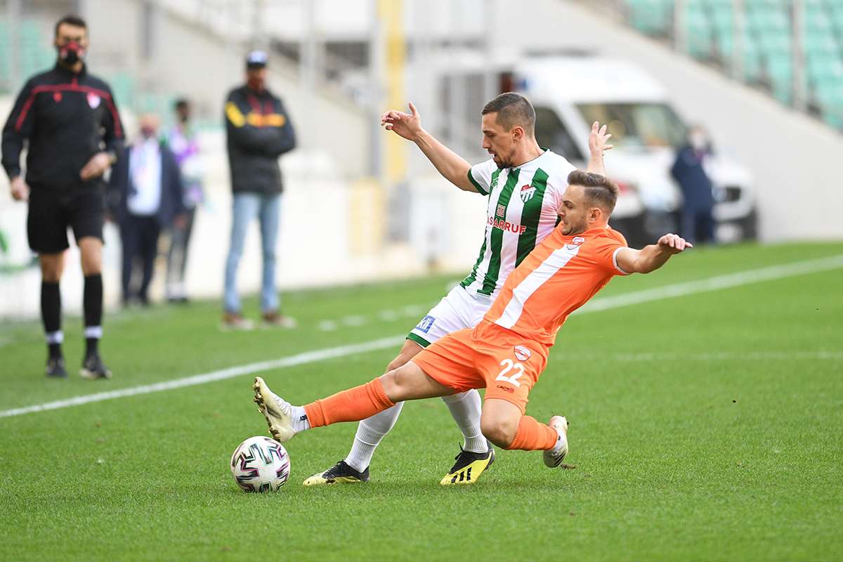 Bursaspor sahasında Adanaspor'u konuk edecek