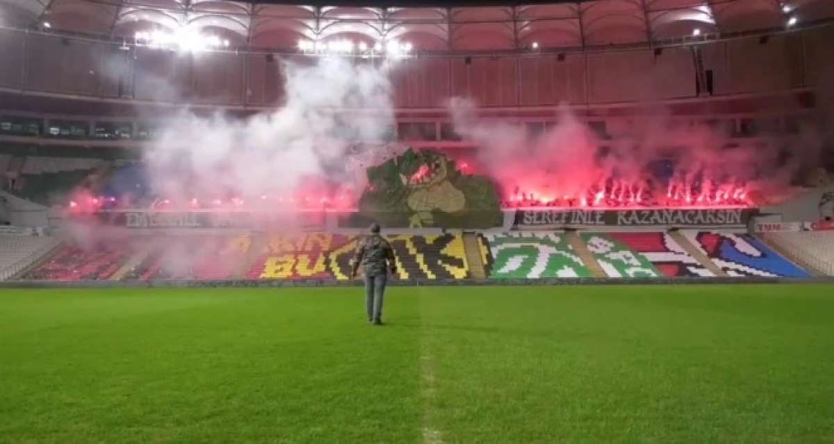 Bursaspor taraftarından muhteşem koreografi