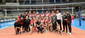 Cizre Belediyesi voleybol takımı çeyrek finalde