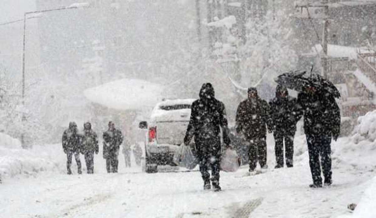 Cumartesi hava nasıl olacak? Meteoroloji'den uyarı üstüne uyarı: Kar çok kuvvetli geliyor