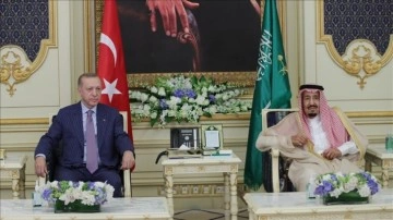 Cumhurbaşkanı Erdoğan, Suudi Arabistan Kralı Selman ile bir araya geldi