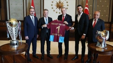 Cumhurbaşkanı Erdoğan, Trabzonspor Kulübü heyetini kabul etti