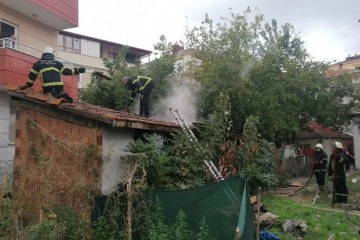 Darıca'da kömürlük yangını