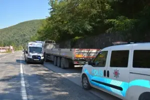 Dinlenmek için park ettiği tırın içinde ölü bulundu