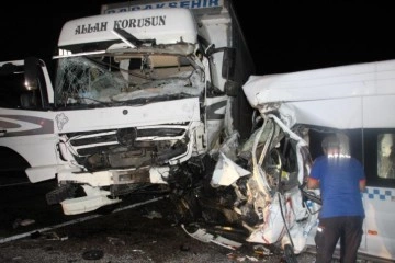 Düğün dönüşü feci kaza: 8 ölü, 9 yaralı