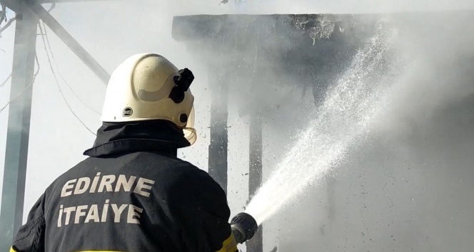 Edirne’de sosyal tesiste yangın