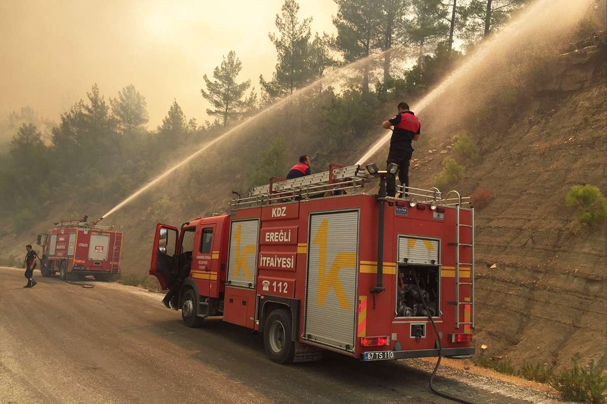 Ereğli İtfaiyesi Manavgat'ta mücadele veriyor