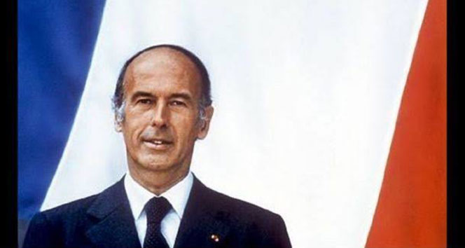 Eski Fransa Cumhurbaşkanı Valery Giscard d'Estaing koronavirüsten hayatını kaybetti