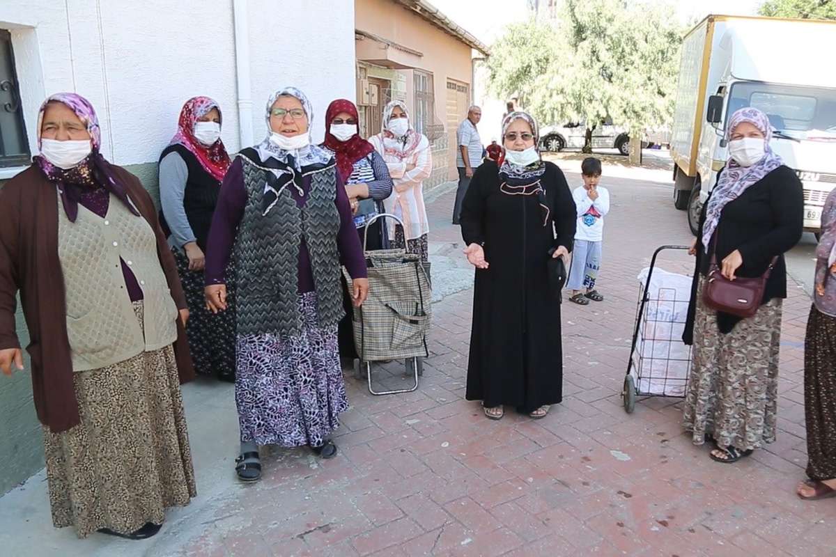 Esnafın tezgah açmasını engellediler! Vatandaşlar şaşkına döndü