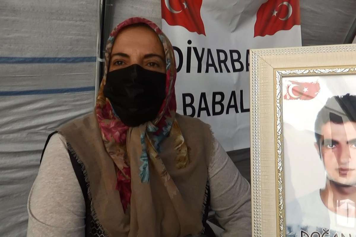 Evlat nöbetindeki anne: 'Siyaset yapmaya değil, oğlumu almaya geldim'